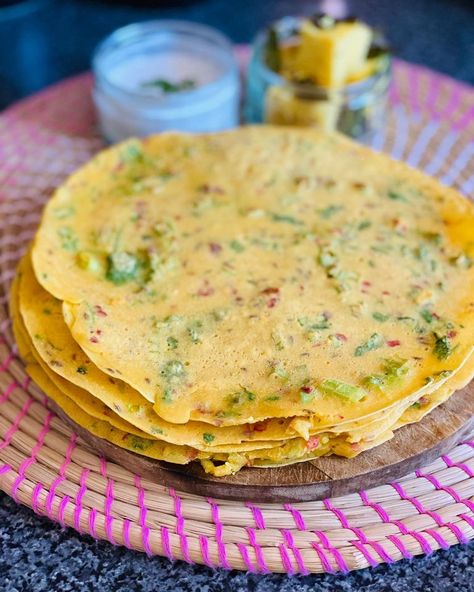 Gluten-free Besan (Gram Flour) Rotis – Indian Cookery Classes Besan Flour Recipes, Gluten Free Indian Fry Bread, Gram Flour Recipes, Gluten Free Roti Recipe, Chickpea Flour Roti, Gluten Free Roti, Chakri Recipe Rice Flour, Rice Flour Roti, Lentil Bread