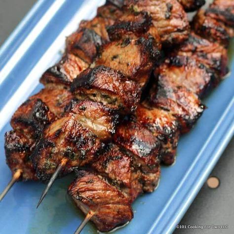 Marinated Beef Kabobs, Marinated Steak Kabobs, Grilled Steak Kabobs, Best Grilled Steak, Steak Marinades, Kabob Marinade, Grilled Kabob Recipes, Steak Kebabs, Beef Kebabs