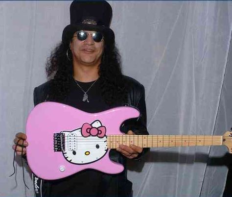 Slash and Hello Kitty Hello Kitty Guitar, Another Misaki, Saul Hudson, Pink Guitar, Pretty Guitars, Axl Rose, Pink Hello Kitty, Welcome To The Jungle, Gibson Les Paul