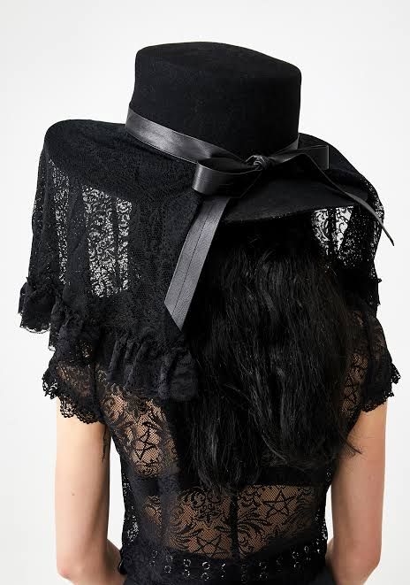 Punk Goth Fashion, Veiled Hats, Goth Fashion Punk, Cut Out Leggings, Lace Veil, Lace Veils, Fashion Catalogue, Punk Goth, Dark Beauty