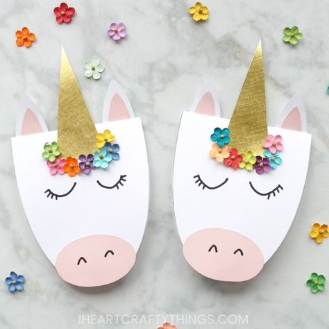 Unicorn Valentine Cards, Unicorn Easter Basket, Mothers Day Cards Craft, Diy Mother's Day Crafts, Anniversaire Diy, Diy Unicorn, Unicorn Card, Unicorn Valentine, Unicorn Crafts