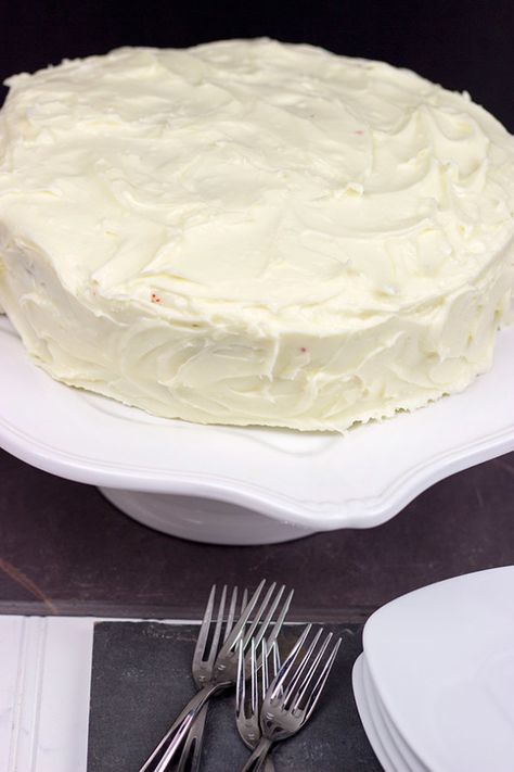 Southern Red Velvet Cake Best Ever Banana Cake, Cameo Cake, Southern Red Velvet Cake, 7up Pound Cake, Cream Cheese Frosting Cake, Red Velvet Cheesecake, Cake With Cream Cheese Frosting, Holiday Favorite Recipes, Bowl Cake