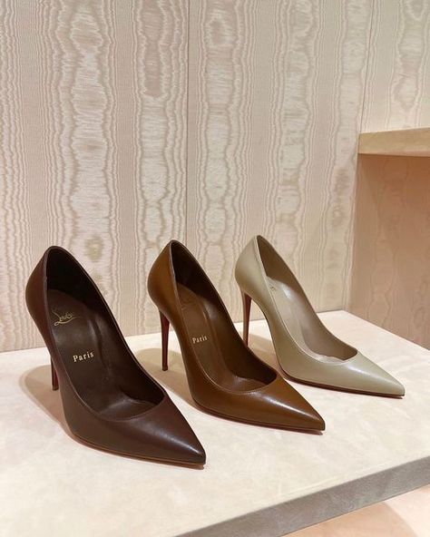 Louboutin Shoes Aesthetic, Toni Sevdalis, Heels For Fall, Heels Aesthetic, Brown I, Flat Wedges, Perfect Heels, Fall Photo, Louboutin Heels