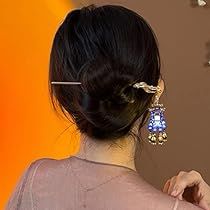 Hairpin Bun, Red Lantern, Chinese Hairstyle, Hair Stick, Retro Hairstyles, Fashion Hair Accessories, Unique Hairstyles, Flower Hair Clips, Hair Sticks