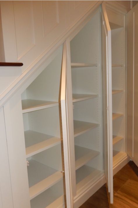 Storage under the stairs                                                                                                                                                      More تحت الدرج, Vstupná Hala, درج السلم, Under Stairs Storage, Under Stair, Basement Redo, Home Basement, Stairs Storage, Staircase Storage