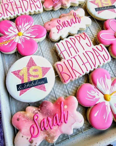 🎉🎂 Happy 19th Birthday, Sarah! 🎂🎉 We had so much fun creating these custom cookies to celebrate Sarah’s fabulous day! From bright hibiscus flowers to sparkling stars and personalized designs, every cookie is crafted to perfection. 🌸💖✨ Make your birthday as sweet as Sarah’s with our beautifully decorated cookies – the perfect treat to add a touch of magic to your special day. 🥳🍪 DM us to customize your order! 💌 #RonasCookies #BirthdayCookies #19AndFabulous 19th Birthday Cookies, Happy 19th Birthday, Flower Cookie, 19th Birthday, Sparkling Stars, Flower Cookies, Birthday Cookies, Hibiscus Flower, Custom Cookies