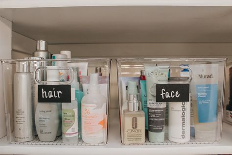 Hair Product Organization Small Space, Organizing Bathroom Products, Hair Product Organization Bathroom, Skincare Organization Bathroom, Organisation Station, Self Care Room, Washroom Organization, Toiletry Organization, Bathroom Makeup Storage