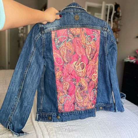 Never Used - Size Small Denim Embellishment, Jean Jacket With Patches, Denim Recycle, Sew Tips, Denim Jacket Embroidery, Customised Denim Jacket, Sleeveless Jean Jackets, Upcycling Clothes, Upcycle Clothing