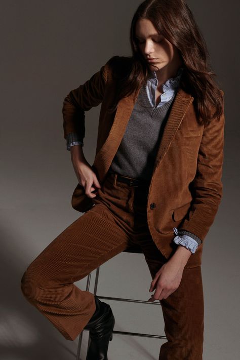 Mode Style Anglais, Outfit Elegantes, Anti Fashion, Vogue Germany, Corduroy Blazer, Nili Lotan, 가을 패션, Inspiration Mode, Vogue Paris