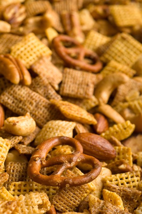 Quick and Easy Air Fryer Chex Mix. Savory Chex, Easy Healthy Air Fryer Recipes, Gluten Free Worcestershire Sauce, Ranch Chex Mix, Gluten Free Chex, Easy Snack Mix, Dole Recipes, Midcentury Modern House, Chicken Mexican