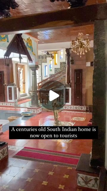 Old House India, South Indian House Design, Old Indian Houses, South Indian House, South Indian Homes, Beautiful Palace, Indian House Design, Indian Houses, Indian House