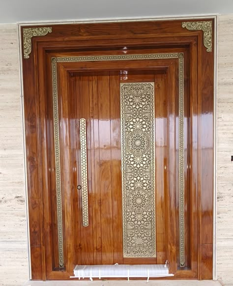 South Indian Main Door Design, Teak Wood Main Door Design Entrance Indian, Indian Main Door Designs, Single Main Door Designs, Main Door Lock, Main Door Design Photos, Teak Doors, Main Door Designs, Pooja Door Design