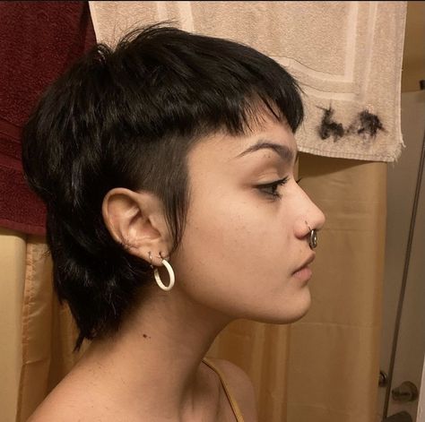 Aesthetic Hairstyle Ideas, Hairstyle Ideas For Short Hair, Queer Hair, Aesthetic Hairstyle, Short Punk Hair, Bob Haircut Ideas, Hair 2022, Ideas For Short Hair, Hair Inspiration Short