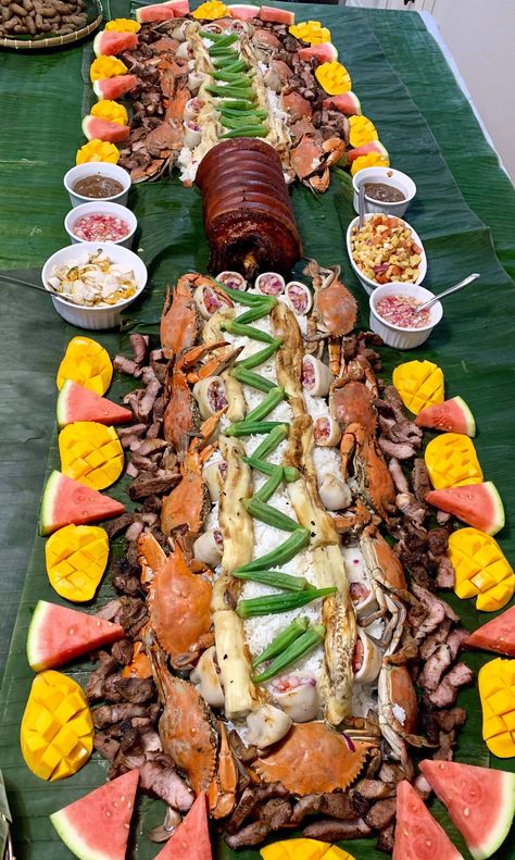 Kamayan Food Ideas, Pinoy Food Filipino Dishes Party, Filipino Buffet, Kamayan Feast, Filipino Food Party, Pinoy Fiesta, Birthday Dinner Recipes, Easy Filipino Recipes, Filipino Breakfast