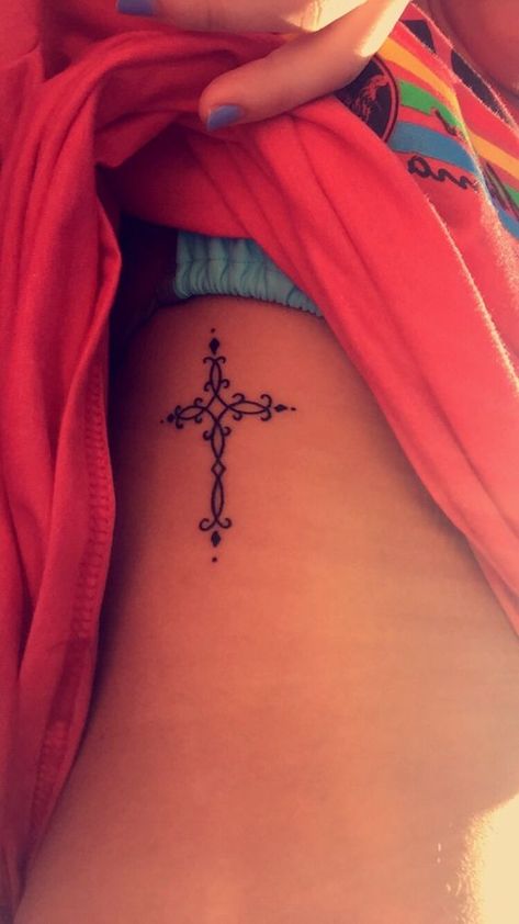 Tattoo Bein Frau, Cross Tattoo Meaning, Celtic Tattoo Symbols, Cross Tattoo On Wrist, Small Cross Tattoos, Celtic Cross Tattoos, Verse Tattoos, Cross Tattoos For Women, Wing Tattoo Designs