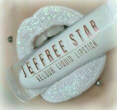 Jeffree Star Lipstick, Lip Art Makeup, Star Makeup, Lipstick Art, Glitter Lips, Jeffree Star Cosmetics, Lip Art, Beautiful Lips, Lipstick Makeup