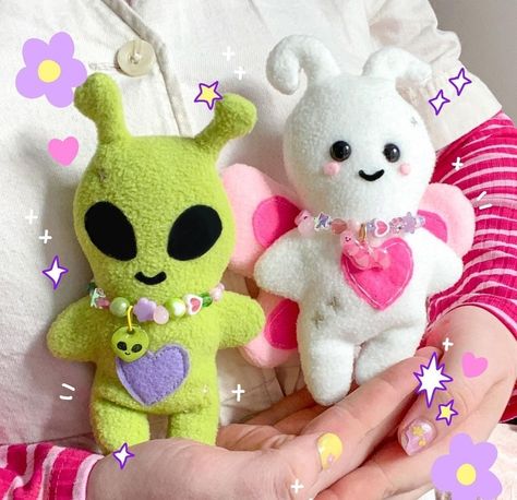 How To Make A Plushie, Plushie Ideas, Felt Plushie, Handmade Plushies, Cute Sewing Projects, Kawaii Plushies, Diy Crafts To Do, Cute Stuffed Animals, Cute Little Things