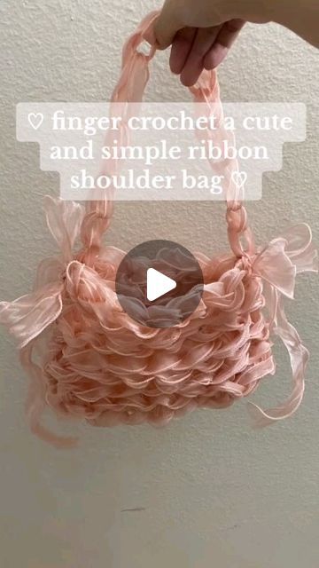 Crochet Bag Diy, Finger Crochet, Crochet Bag Tutorials, Crochet Shoulder Bag, Bow Bag, Crochet Clothes For Women, Ribbon Yarn, Bag Diy, Diy Purse