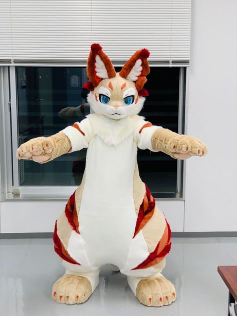 Fursona Design, Pretty Fursuits, Plush Suit, Fursuit Inspiration, Kemono Fursuit, Fur Suits, Fursuit Head, Big Plush, Cute Cosplay