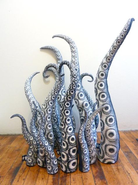 octopus tentacals Octopus Sculpture, Octopus Tentacles, Sculptures Céramiques, Octopus Art, Clay Sculpture, Animal Sculptures, Kraken, Art Plastique, Ceramic Sculpture