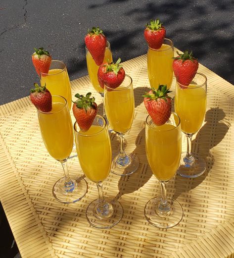 Mimosas/ Champagne and orange juice Mimosa Birthday Party, Mimosa Bachelorette Party, Birthday Mimosas, Good Champagne For Mimosas, Hoco Breakfast, Brunch Vibes Aesthetic, Brunch Mimosas Aesthetic, Mimosas Aesthetic, Doses And Mimosas Aesthetic