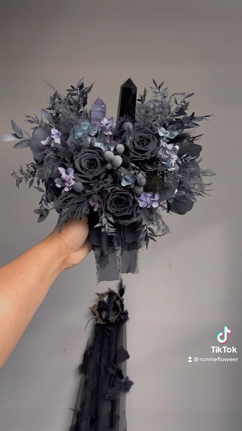 Ronniefloweer LLC - Woodinville, WA on Instagram: “1-6 which one are you taking with you?? 🔮✨ #crystalbouquet #witchywedding #darkwedding #gothwedding #flowers #crystals #crystalwedding…” Goth Bouquet, Gothic Bridesmaids, Goth Wedding Dresses, Wiccan Wedding, Dark Romantic Wedding, Gothic Wedding Theme, Dark Wedding Theme, Gothic Flowers, Crystal Bouquet