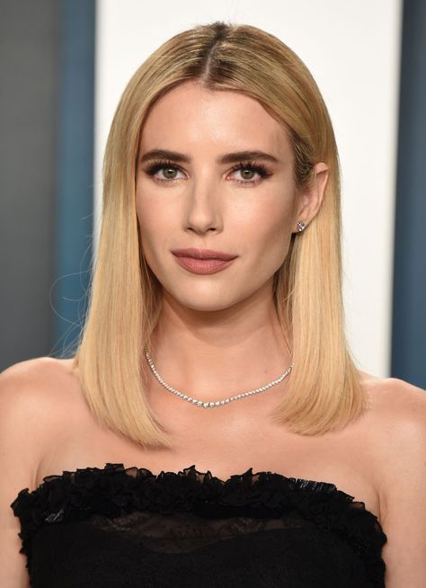 Emma Roberts Makeup, Warm Blonde Hair, Honey Blonde Hair Color, Angela Simmons, Moon Fairy, Low Maintenance Haircut, Shilpa Shetty, Hair Specialist, Warm Blonde