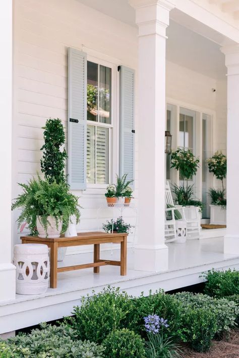 Front Porch Design Ideas, Front Porch Remodel, Modern Farmhouse Porch, Veranda Design, Porch Design Ideas, Front Yard Decor, Front Porch Makeover, Porch Remodel, House Shutters