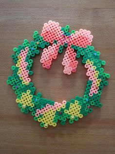 Hama Beads Christmas, Safety Pin Crafts, Christmas Perler Beads, Spider Crafts, Pixel Beads, Melty Bead Patterns, Art Perle, Hama Beads Design, Perler Crafts