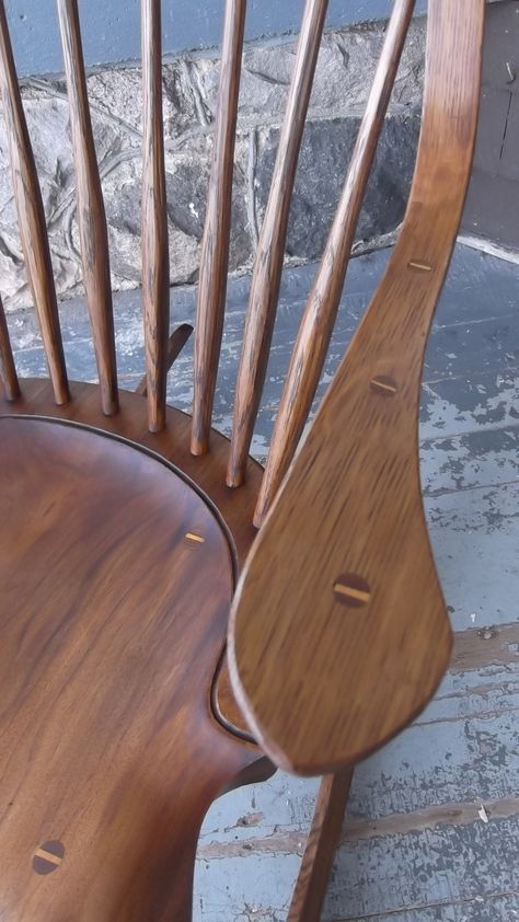 Windsor Rocking Chair, Chair Making, Rocking Chair Plans, Windsor Chairs, Woodworking Plans Beginner, Simple Woodworking Plans, Wood Details, Chair Designs, Windsor Chair