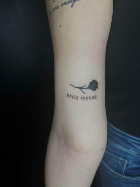 Haunting Adeline Book Tattoo Ideas, Haunting Adeline Inspired Tattoo, Little Mouse Tattoo Haunting Adeline, Run Little Mouse Haunting Adeline Tattoo, Zade Meadows Tattoo Ideas, Zade Meadows Tattoo, Hunting Adeline Tattoo, Haunting Adeline Nails, Dark Romance Book Tattoo