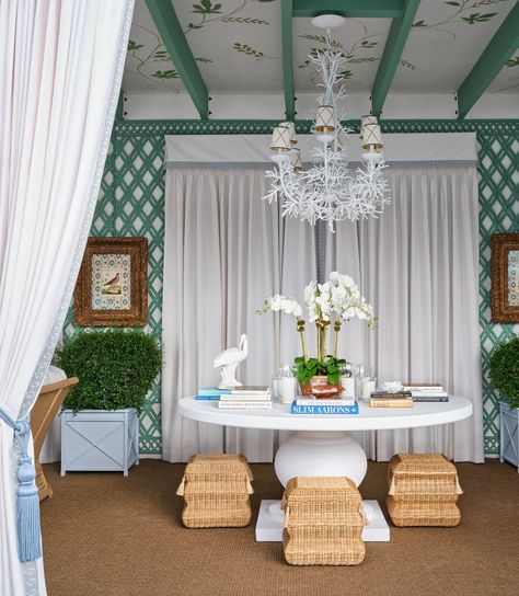 PALM BEACH — Ariel Okin Palm Beach Decor, 1960 Style, Palm Beach Style, Beach Interior, Style Makeover, Beach Chic, Architectural Inspiration, Outdoor Ideas, Beach Decor