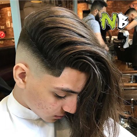 Haircut Ideas Trendy, 2017 Hair Trends, Man Bun Hairstyles, Undercut Long Hair, Pompadour Hairstyle, Tapered Haircut, Men Haircut Styles, Trendy Hairstyle, A Haircut