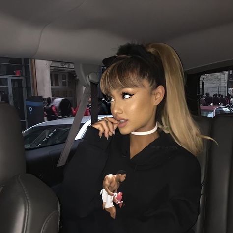 fanpage on Instagram: “we stan this bangs era rare 🥵🥵👏🏻 #arianagrande” Ariana Grande Bangs, Ariana Grande Selfie, Ariana Grande Poster, Ariana Grande Dangerous Woman, Ariana Grande Fans, Celebrity Style Red Carpet, Billboard Music, Billboard Music Awards, Dangerous Woman