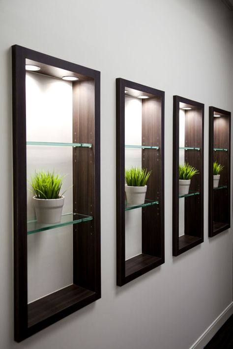 we like this for hallways Wall Niches Ideas, Acupuncture Office, Wall Niche Ideas, Recessed Wall Niche, Wall Niches, Niche Modern, Niche Wall, Dental Office Decor, Modern Cupboard Design