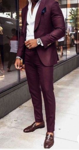 Burgundy Suit Men, Burgundy Suits, Stylish Suits For Men, Maroon Tuxedo, Suits For Guys, Christmas Outfit Men, Moonlight Serenade, Work Ootd, Maroon Suit