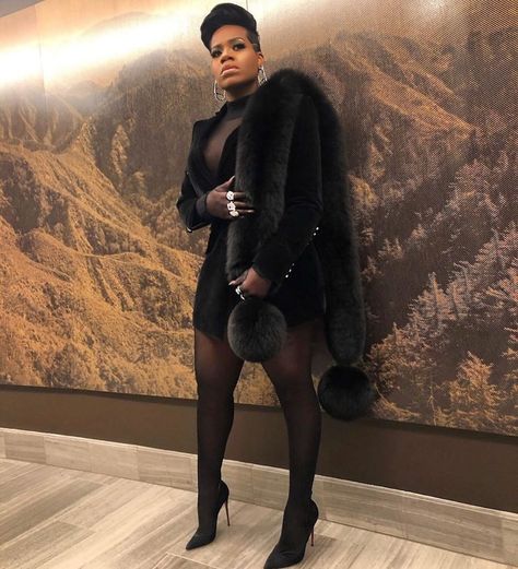 Hot Date Night Outfit, 30th Birthday Outfit, Fantasia Barrino, Modest Casual Outfits, She's A Lady, Artist Outfit, Dope Fashion, All Black Outfit, Fall Fashion Outfits