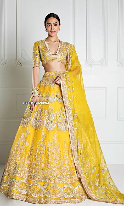 Manish Malhotra - India 🇮🇳 Yellow Organza Lehenga, Lehenga Manish Malhotra, Lehenga Yellow, Manish Malhotra Lehenga, Sequins Lehenga, Yellow Corset, Peach Lehenga, Velvet Lehenga, Yellow Lehenga