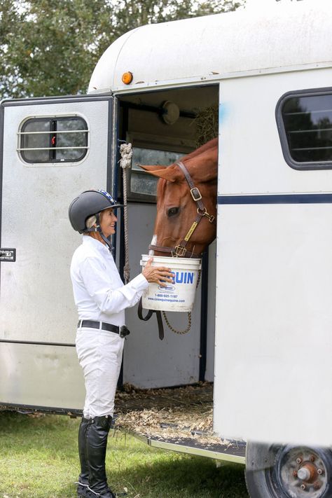 Prepare for your next Horse Show to reduce stress in the show ring with these tips from Practical Horseman Magazine. Horse Show List, Show Jumping Competition, Winning Horse Show, Wef Horse Show, Lightweight Trailers, London International Horse Show, Small Suv, Horse Owner, Horse Trailers