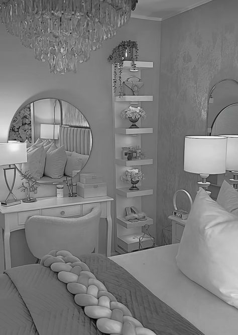 Silver Room Decor Bedroom Luxury, Chavvy Bedroom Ideas, White And Silver Room Aesthetic, Small Gray Bedroom Ideas, Chavvy Bedroom, Grey And Black Bedroom Ideas, Gray Room Ideas Bedroom, Chav Bedroom, Grey And White Bedroom