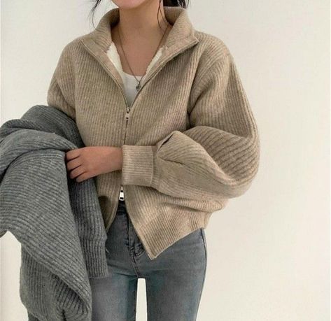 Nude Jacket Outfit, Knit Jacket Outfit, Printed Tshirt Outfit, Money Woman, Knit Cardigan Outfit, Desain Merek, 2025 Style, Knit Sweater Outfit, Birthday Outfit For Women