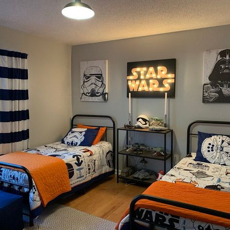 Star Wars Theme Living Room, Little Boy Star Wars Room, Teen Star Wars Room, Star Wars Bedroom Boys Themed Rooms, Star Wars Room Decor Aesthetic, Star Wars Rooms, Kids Star Wars Room, Boys Star Wars Room, Star Wars Room Boys