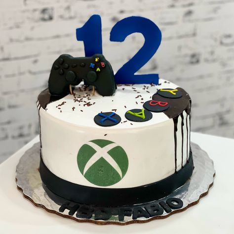 Computer Gamer Cake, Xbox Cakes For Boys, Xbox Theme Cake, Xbox Birthday Cake, Xbox Party, Xbox Cake, Video Game Cakes, 10th Birthday Party, 10th Birthday Parties