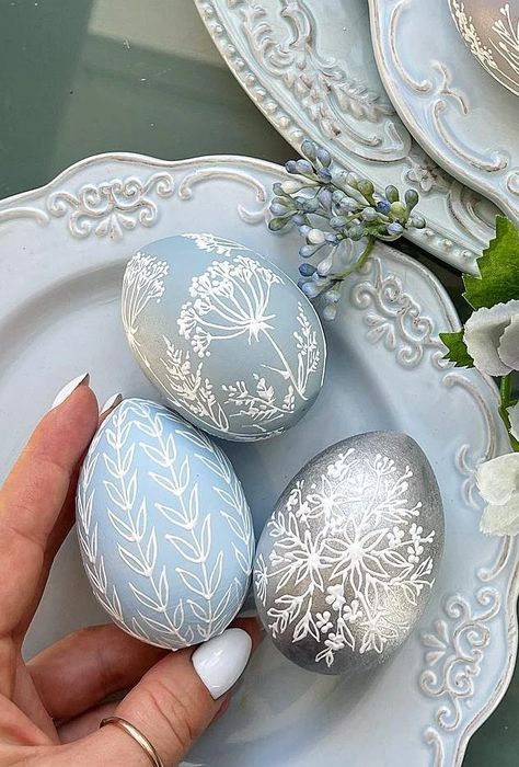 Creative Easter Egg Decorating, Cool Easter Eggs, Easter Egg Decorating Ideas, Egg Decorating Ideas, Creative Easter Baskets, Creative Easter Eggs, Easter Egg Art, Painted Eggs, Decorated Eggs