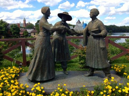 The Freethought Trail - who knew? In Upstate NY there is a "Freethought Trail" fleshing out the historical contributions of people who questioned religion including Elizabeth Cady Stanton, Susan B. Anthony and Amelia Bloomer, memorialized here in a statue Amelia Bloomer, Seneca Falls, Elizabeth Cady Stanton, New England Road Trip, Gender Issues, Autumn In New York, Washington Street, South Bank, Unusual Things