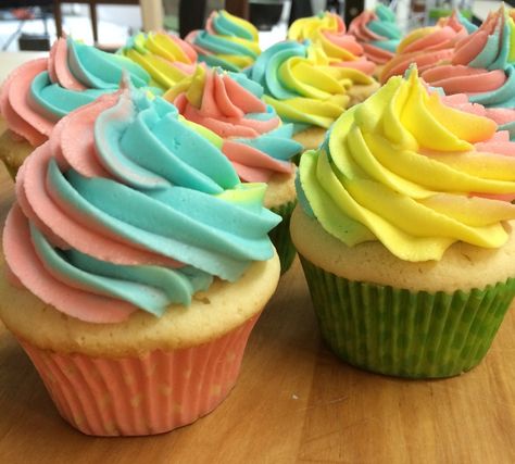 IMG_0239 Cupcakes Colorful, Plain Cupcakes, Swirl Frosting, Rainbow Icing, Frost Cupcakes, Frosted Cupcakes, Rainbow Frosting, To The Window, Wedding Cake Recipe