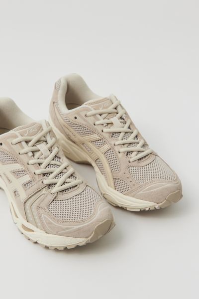 Asics Sneakers Women, Asics Womens Shoes, Women’s Running Sneakers, Women Shoes 2024, Womens Sneakers 2024, Asics Gel Outfit, Tan Sneakers Women, Cool Sneakers Women, Neutral Sneakers Women