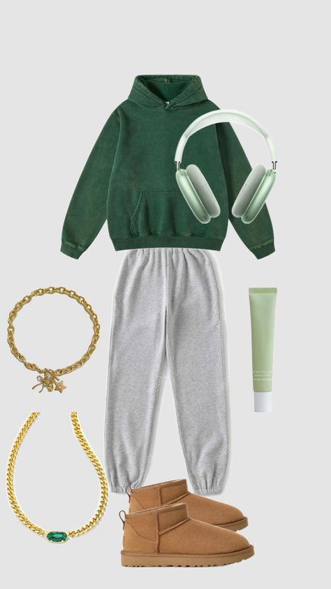 SUCH A PRETTY GREEN FIT!✅ Forest Green Sweatpants Outfit, Green Sweats Outfit, Light Grey Sweatpants Outfit, Green Flare Pants Outfit, Dark Green Pants Outfit, Cute Green Outfits, Green Sweatpants Outfit, Things To Wear To School, Sage Green Outfits