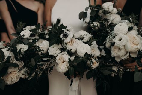 Black And White Wedding Theme, White Wedding Decorations, White Wedding Theme, Dark Wedding, White Wedding Flowers, Black White Wedding, Black Tie Wedding, Wedding Flower Arrangements, Austin Wedding