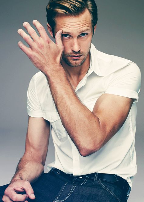 Alexander Skarsgård Look at those big strong hands Strong Hands, Skarsgard Family, Gq Australia, Eric Northman, John Barrowman, Ryan Guzman, Taylor Kitsch, Septième Art, Alexander Skarsgård